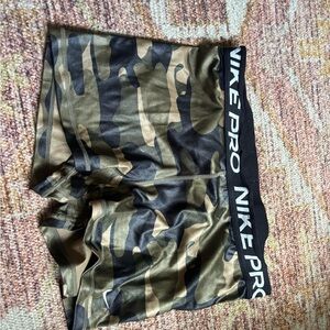 Nike Pro Men's Camo Shorts - Black and Tan